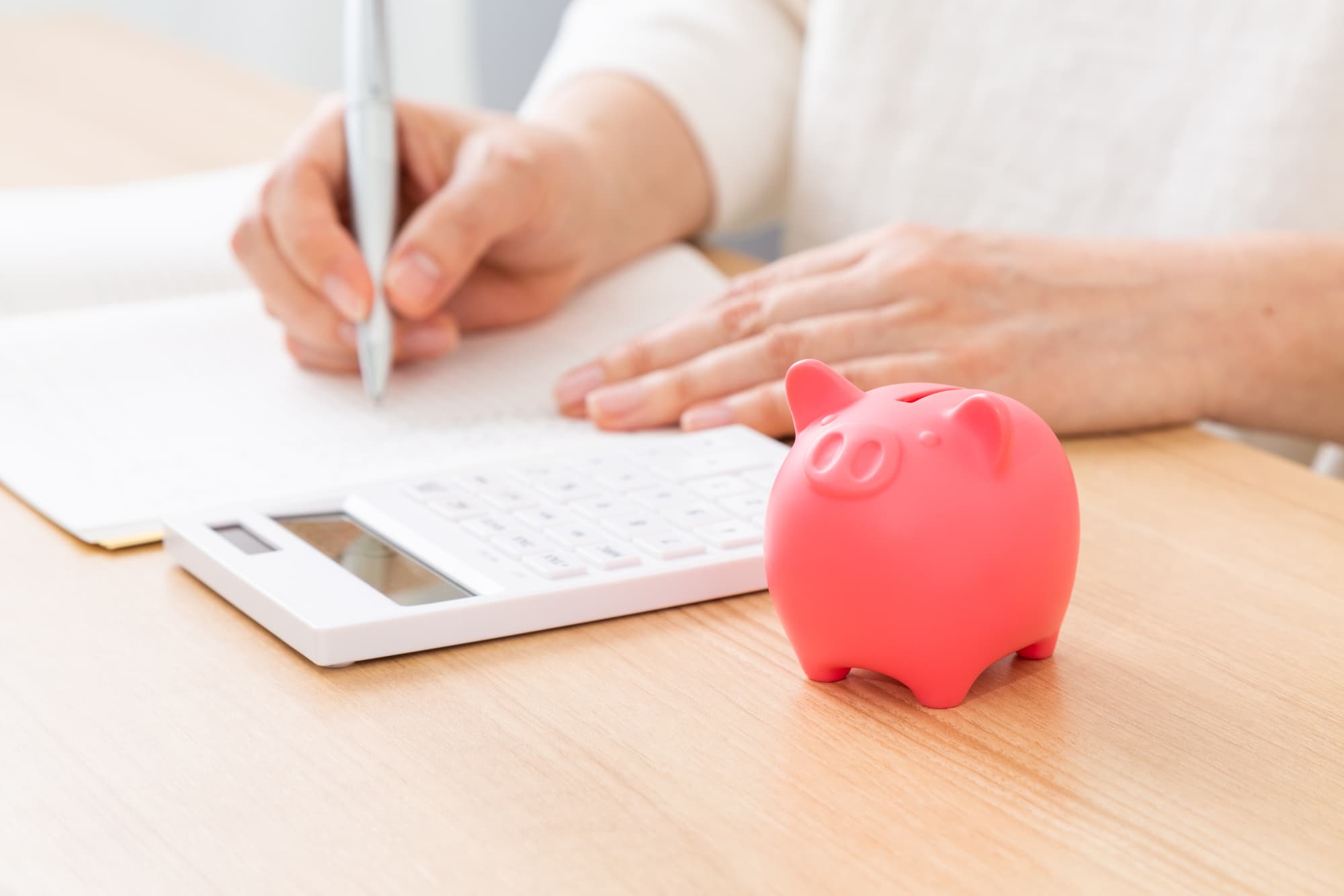 マウスピース矯正ですきっ歯を治す場合の費用のイメージ