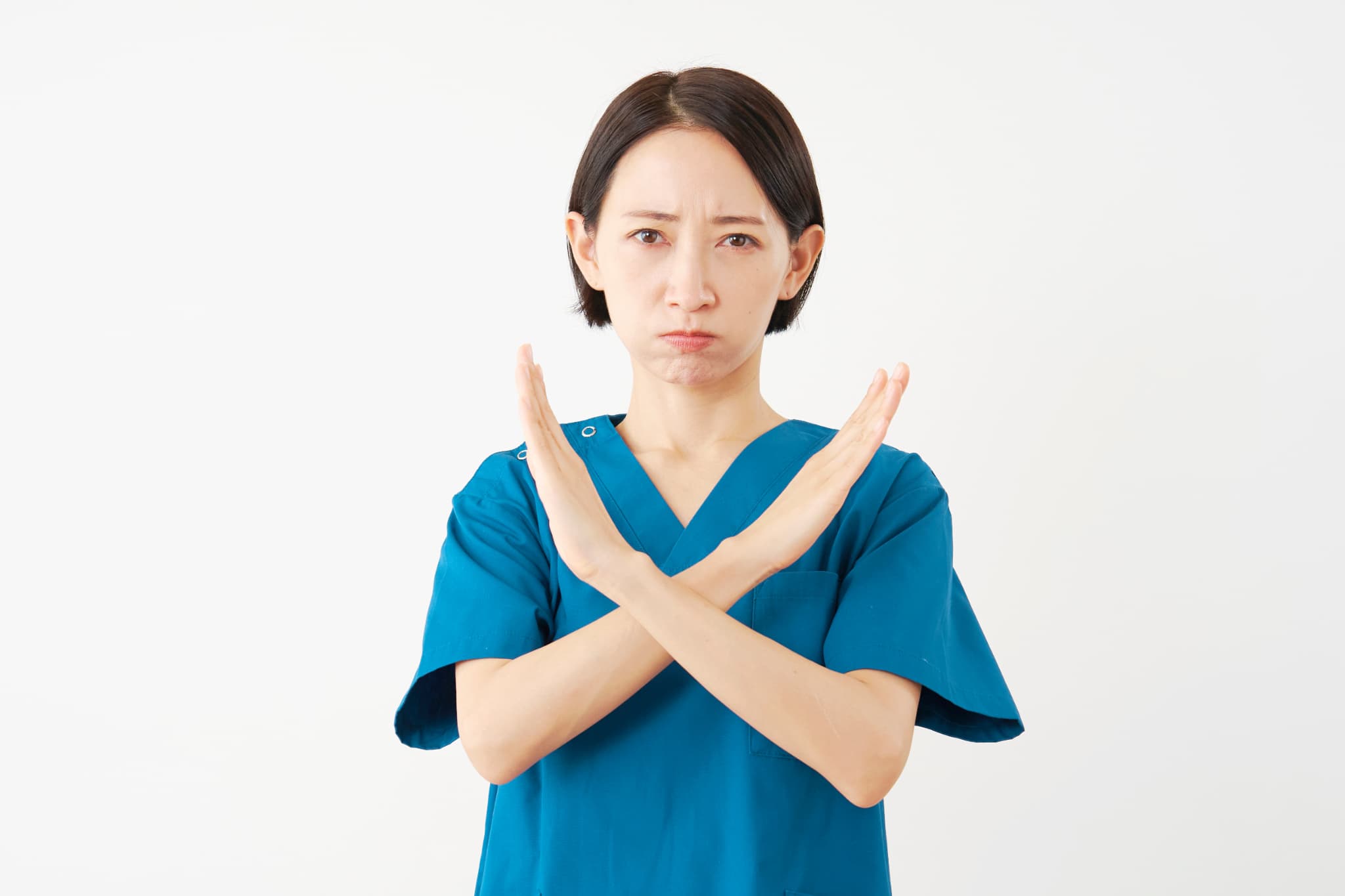 マウスピースが割れた時にしてはいけないことをバツマークで知らせる歯科医