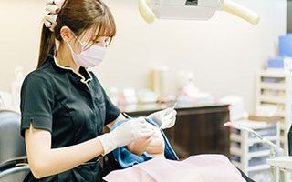 歯科衛生士と各方面の歯科医師によるお口全体の包括的な予防と治療